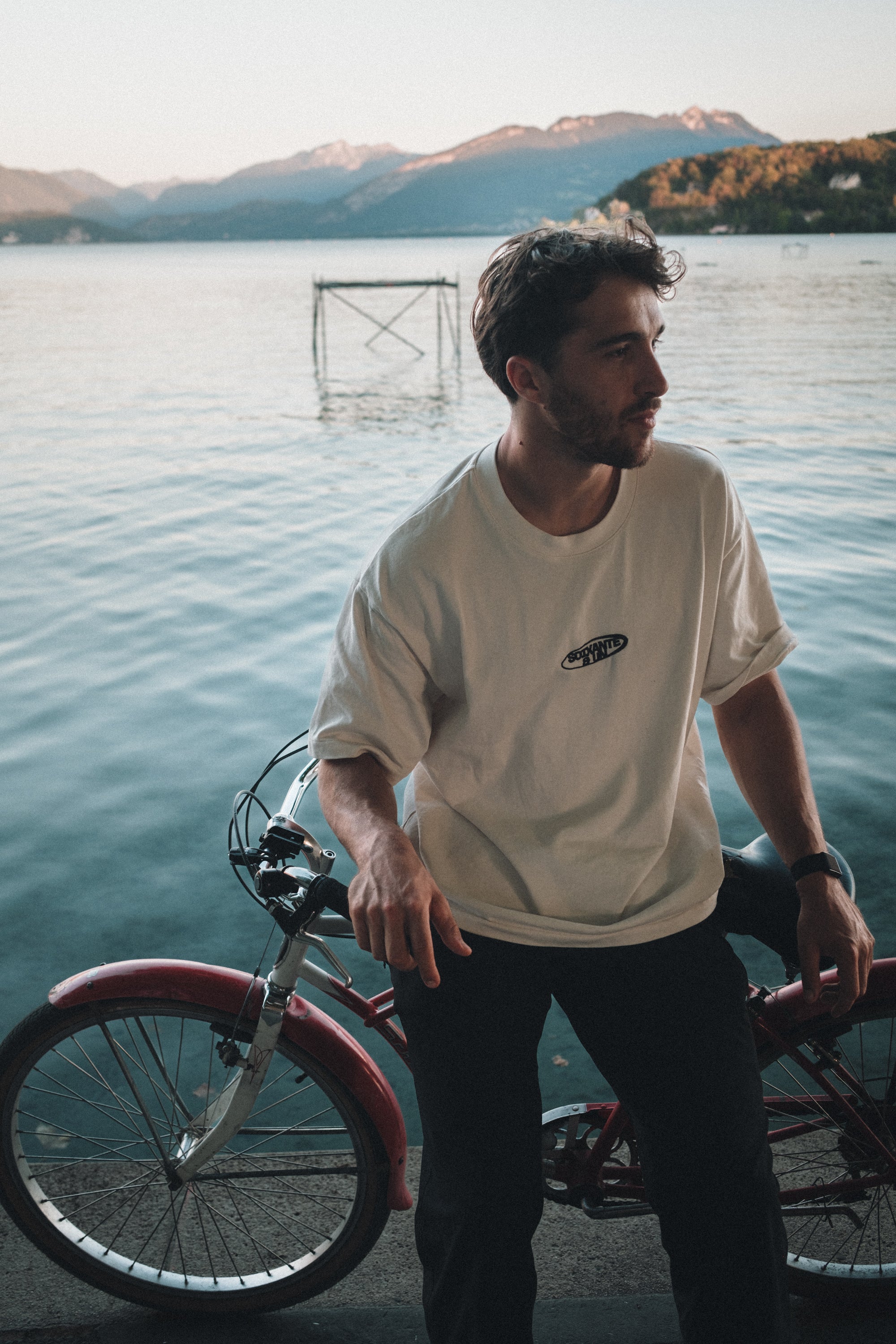T-shirt Oval — Soixante & Un